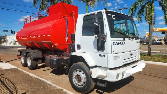 Vendo Caminhão Pipa Ford 6332 6X4 ano 2009