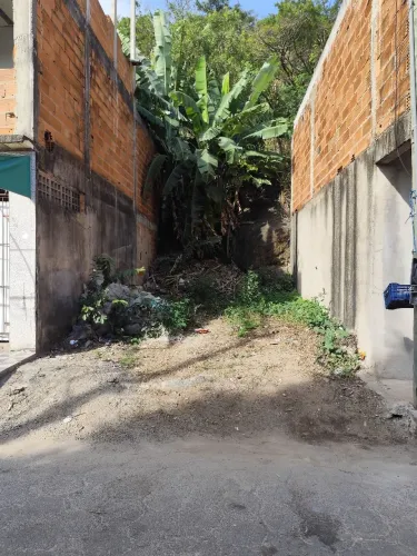TERRENO À VENDA