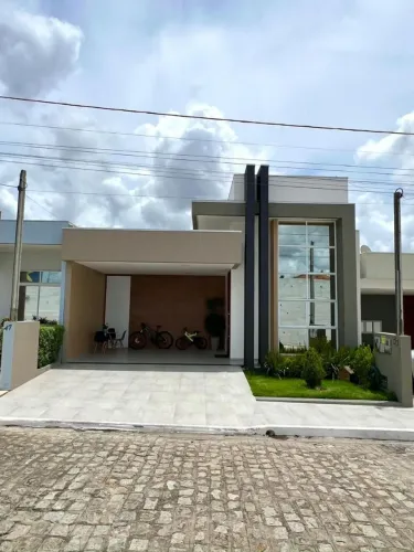 Casa moderna e sofisticada em Condomínios.