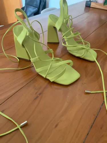 Sandália Bebecê lace-up - amarração - verde limão