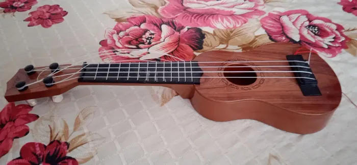 Ukelele tamanho 15 pol