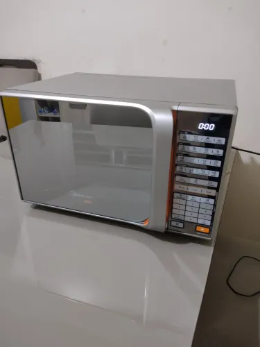 Microondas Midea 31 litros, Cinza Metálico, Espelhado, Grill Dourador.