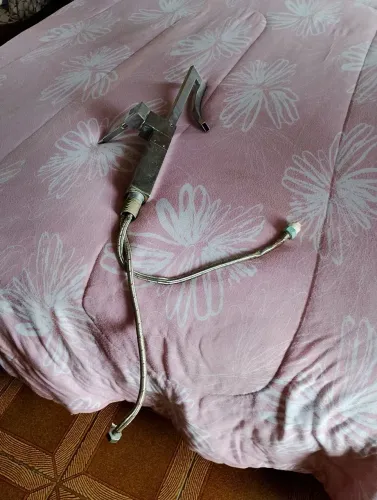 Vendo torneio monocomando de aço inox semi nova em excelente estado para banheiros 