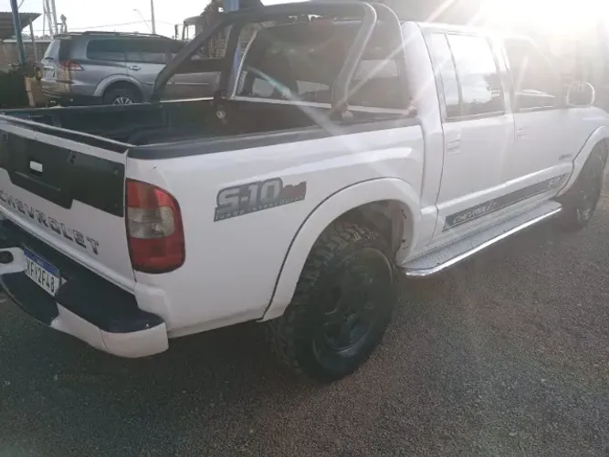 Chevrolet S10 P-up Colina 2.8 TDI 4x2/4x4 CD Dies. 2009