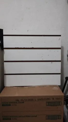 Painel canelado para loja