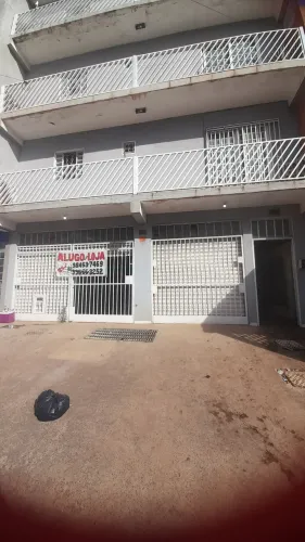 Alugo uma loja na quadra 400 cnj 05 recanto das emas