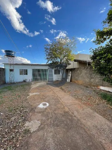 Casa para Aluguel 2 Quartos, 1 Suíte, 3 Vagas - Res. Aldeia dos Sonhos