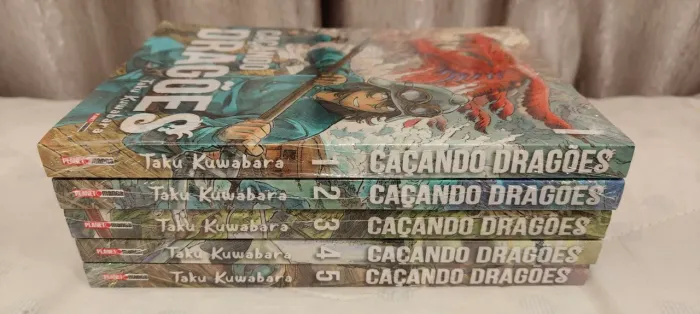 Manga caçando dragoes volume 1 ao 5 novo lacrados panini