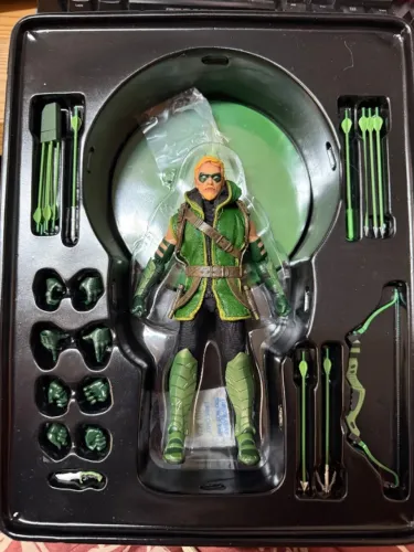 Arqueiro Verde Mezco Action Figure DC