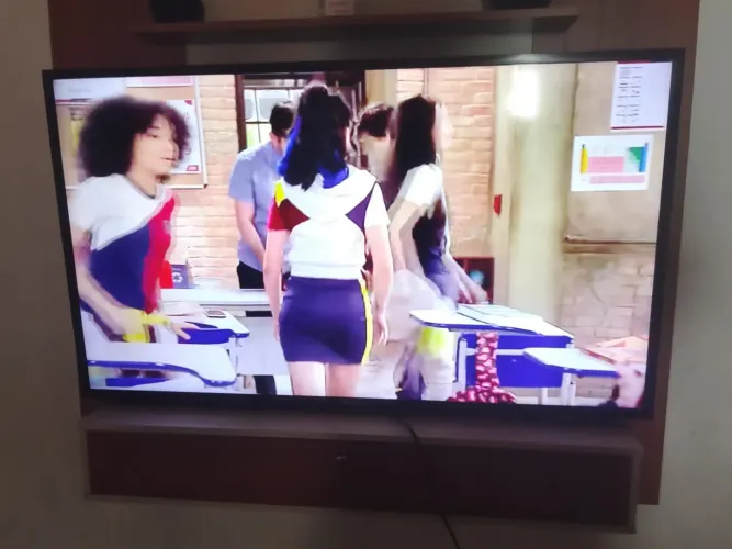 Vendo uma TV