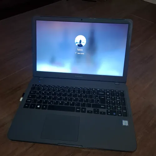 Notebook Samsung Essentials NP350XAA | 16GB RAM + SSD 256GB | Ótimo para Estudos/Trabalho
