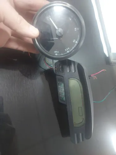 vendo dois paineis de moto xre e universal