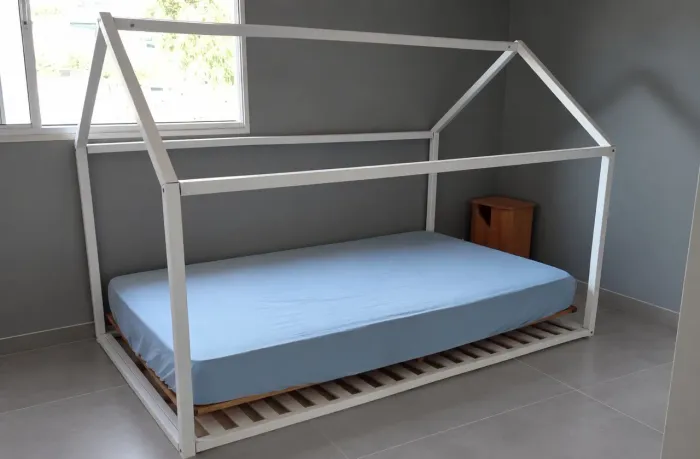 Cama montessoriana (GRANDE, MADEIRA )