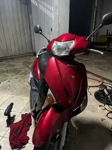 Moto lead 