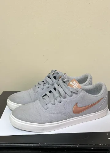 Tênis Nike SB
