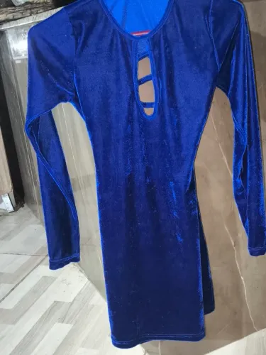 Vestido azul royal de veludo - manga longa