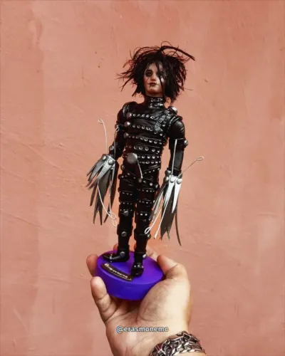 Edward mãos de tesoura boneco 