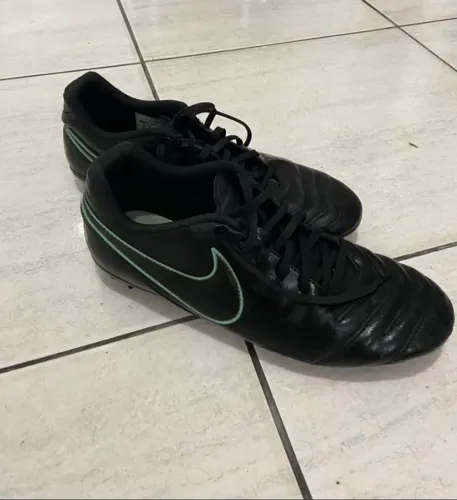 CHUTEIRA DE CAMPO NIKE TIEMPO