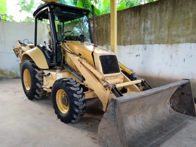 Vendo ou troca: Retroescavadeira New Holland LB90 