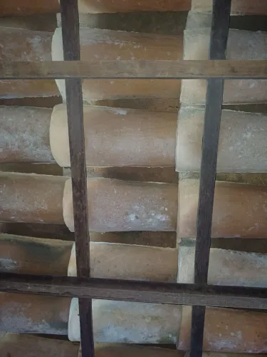 Telhas de barro cozido colonial antigo