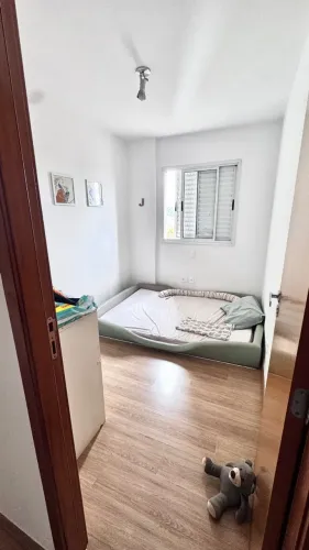 Cama Montessori no chão + colchão | R$ 1.290