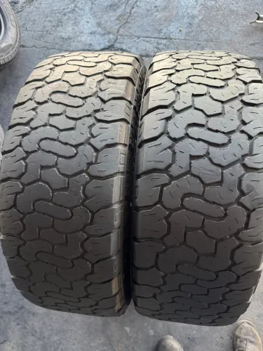 Par de Pneus 265/70R17 AT Aro 17 LT XBRI BRUTUS 121/118S T/A 10PR, 70% vida útil