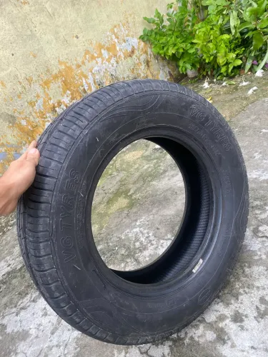 4 Pneus aro 14 estado de zero,REMOLDADOS, 185/70/14, usei 4 dias só 