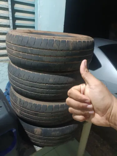 Pneus aro 14, 100 cada