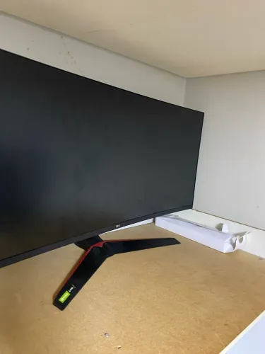 Monitor 34" tela quebrada