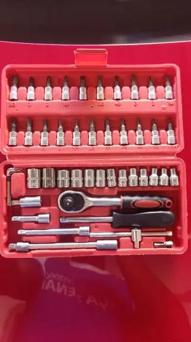 Kit de ferramentas 46 peças - Jogo de soquetes, chave catraca reversível, com maleta