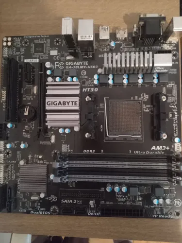 Duas Placas mãe com defeito AM4 e AM3+