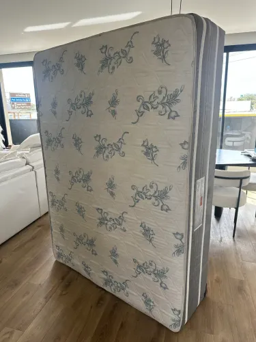 Cama casal box (colchao embutido)