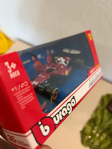 Burago 1:43 - F1 Ferrari