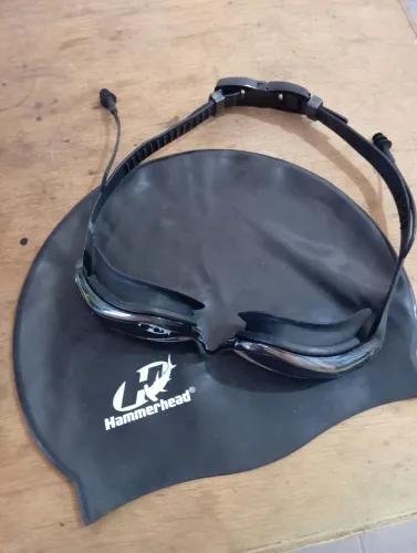 touca hamerhead e oculos