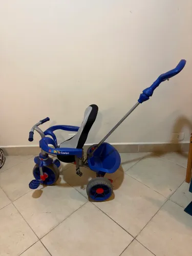 Triciclo Carrinho Smart Comfort Bandeirante - Passeio e Pedal com Haste