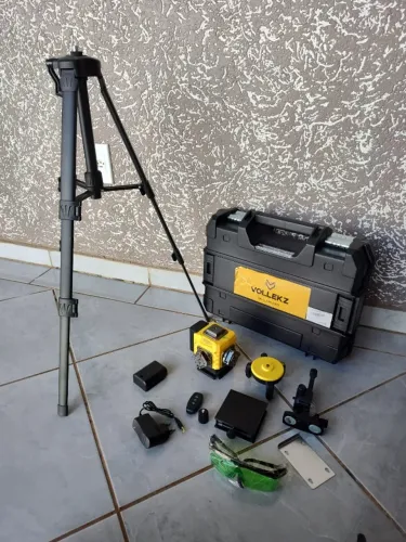 Kit Nível Laser 12 Linhas Verde 4d Com Tripé 2 Baterias Controle Remoto