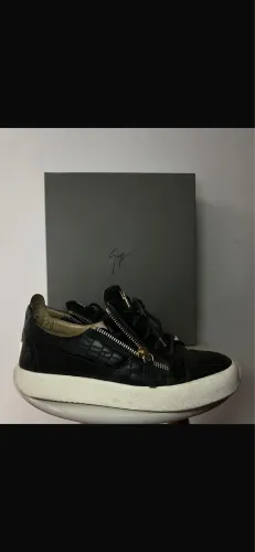 Giuseppe Zanotti tênis