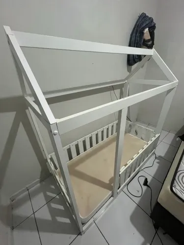 Cama gradeada para criança 
