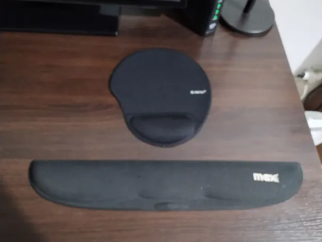 Vendo mouse pad e apoio de punho em silicone Novo
