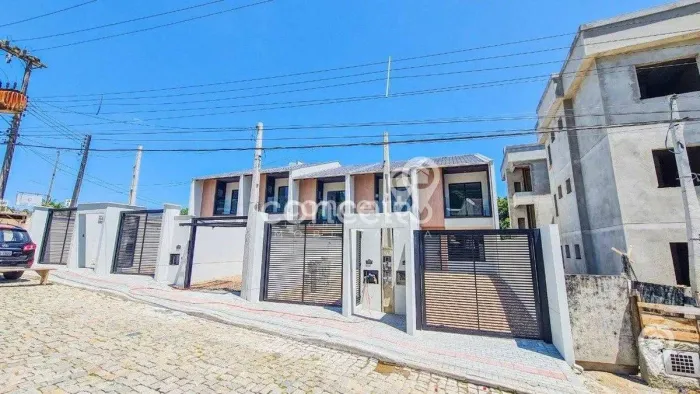 Sobrado com 3 Dormitórios 2 Vagas na Velha!