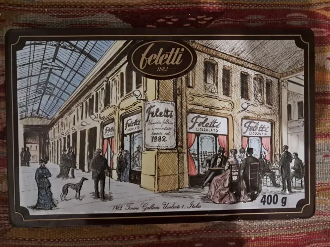 Caixa de metal 35x22cm feletti chocolate italiano importado estilo vintage gravura relevo 
