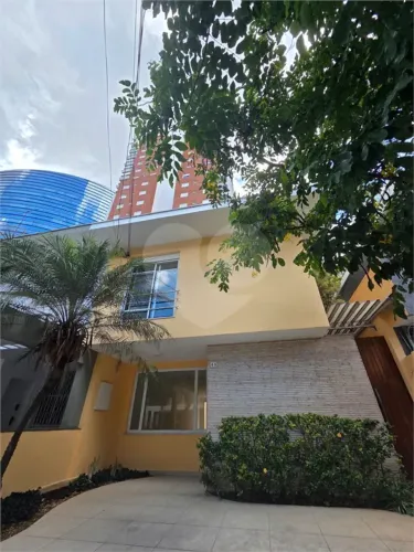 Casa de vila com 3 quartos para locação em Itaim bibi - SP