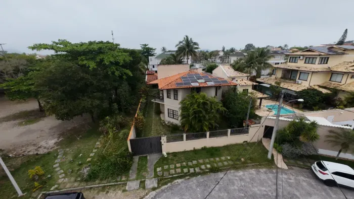 Casa para venda possui 400 metros quadrados com 4 quartos em Camboinhas - Niterói - Rio de