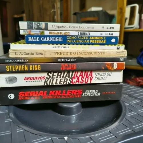 Vendo livros usados