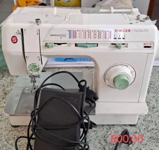 Maquina  de costura  singer facilita  pro