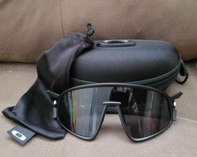 Oculos Oakley Latch Plate