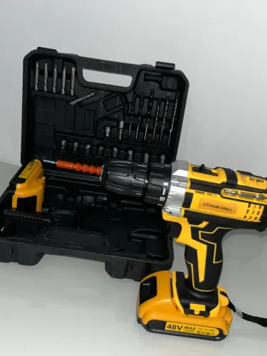 Furadeira parafusadeira sem fio 48V 2 baterias com maleta completa