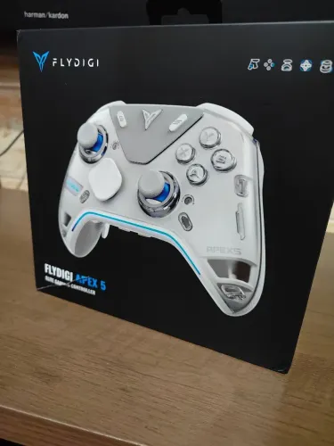 Controle Flydigi Apex 5