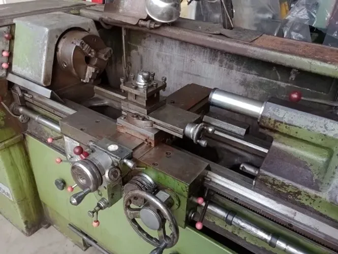 Torno Mecânico ROMI HBX - 360 x 750mm