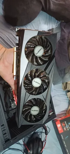 Placa de vídeo RX 7600 gigabyte 8gb Overclocked